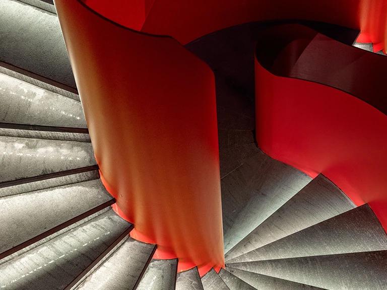 高檔（dàng）會所（suǒ）不鏽鋼樓梯（tī）扶手