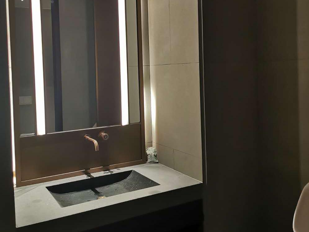 衛浴室不鏽鋼鏡子