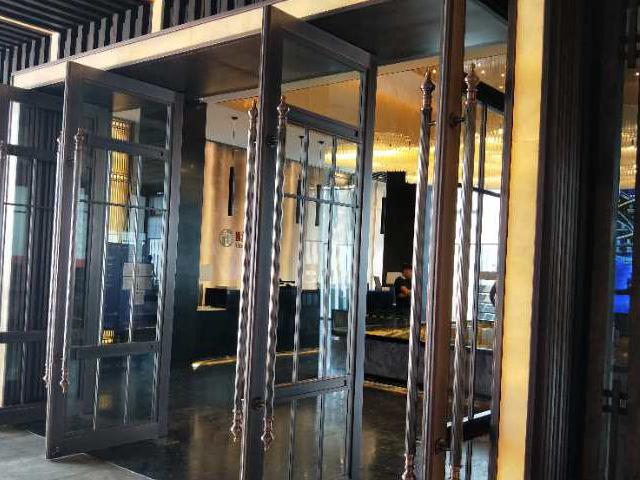星級酒店不鏽鋼玻（bō）璃大門