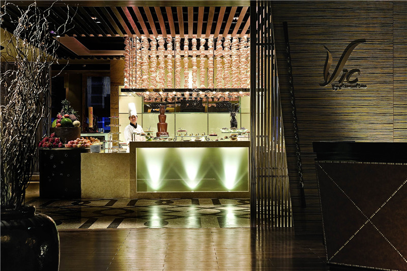 酒店裝飾用實木還是用不鏽鋼更顯檔次呢