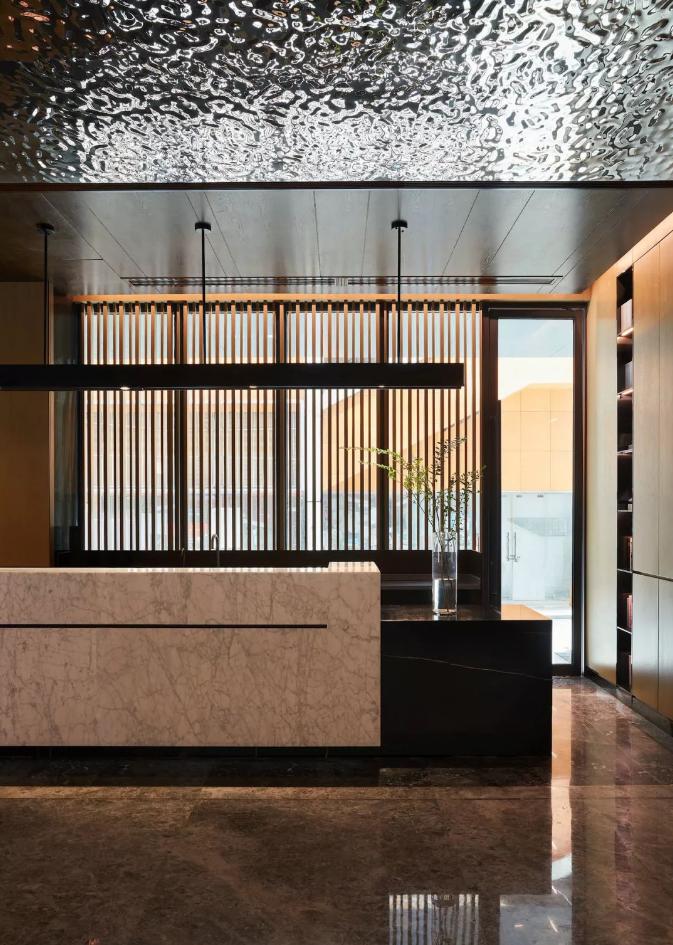 不（bú）鏽鋼裝飾在酒店中的應（yīng）用