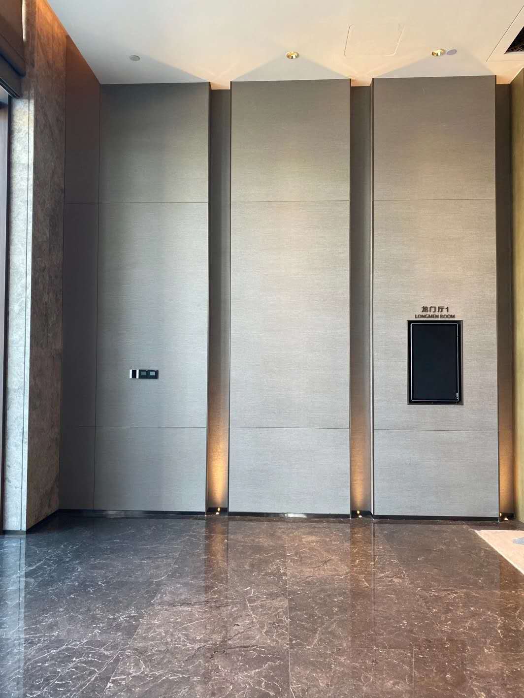 酒（jiǔ）店不鏽鋼壓（yā）條