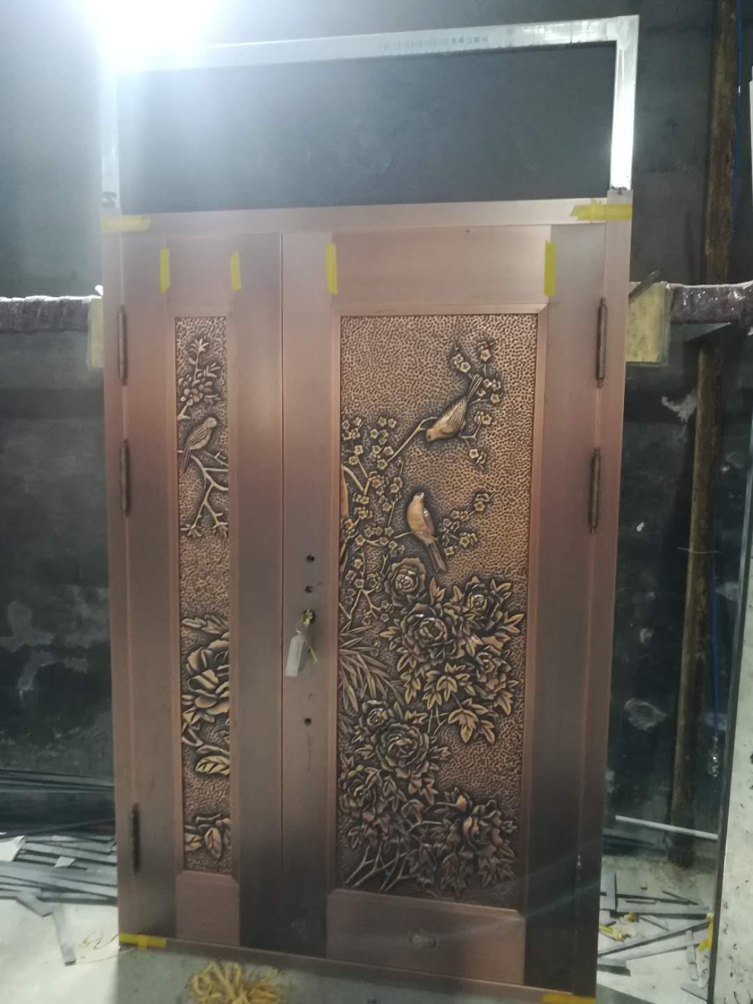 單（dān）開（kāi）銅藝門（mén）