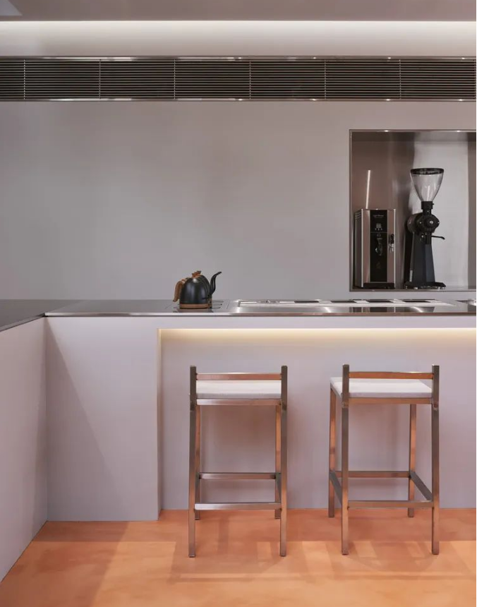 空間（jiān）敘述 | 銀色為主的不鏽鋼裝飾