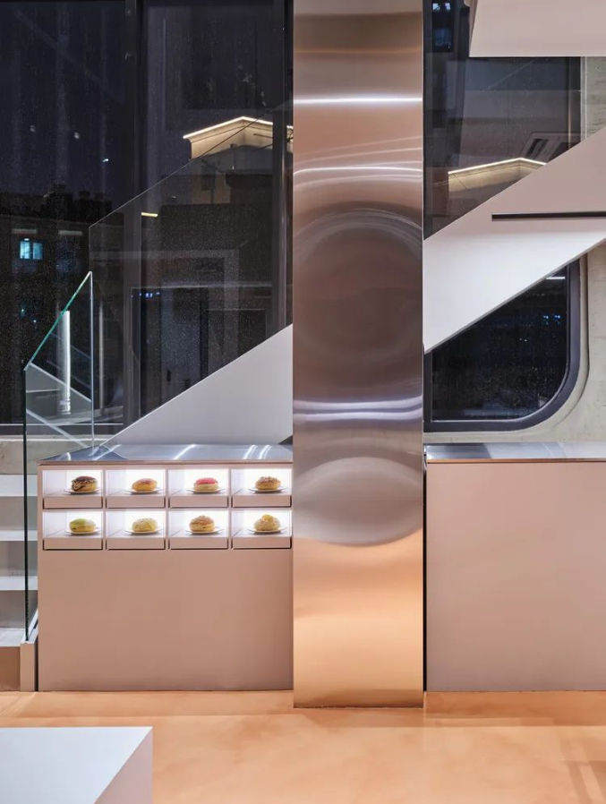 空間敘述 | 銀色為主的不鏽（xiù）鋼裝飾（shì）